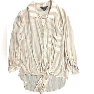 Women’s Flowy Front Tie Button Down Shirt | Size Medium